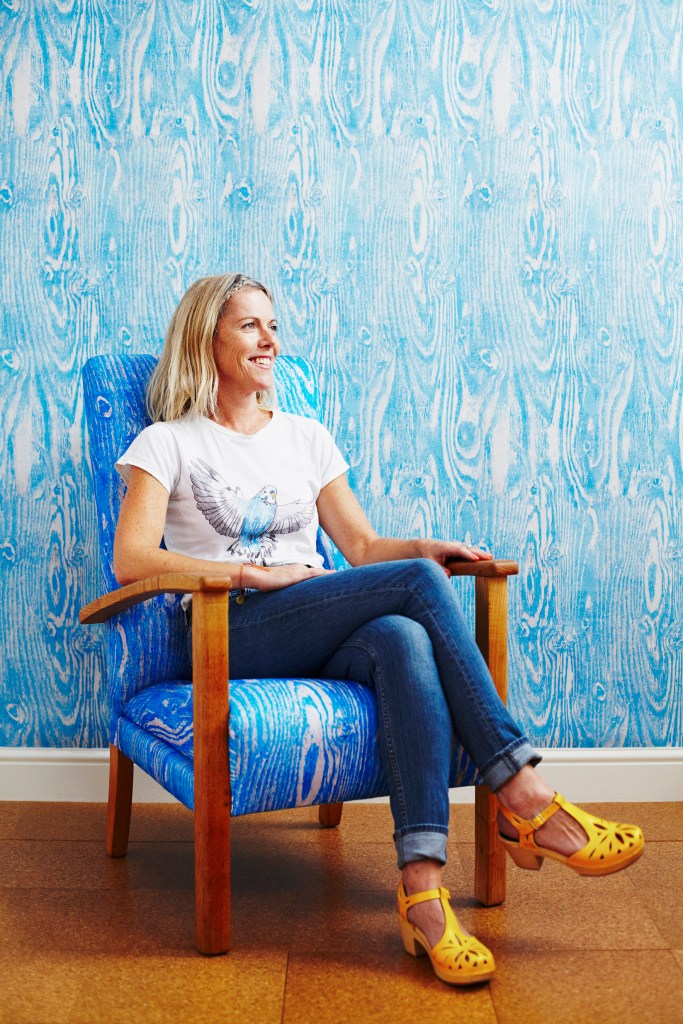 Ella Doran portrait (Woodgrain wallpaper and fabric in blue) mid